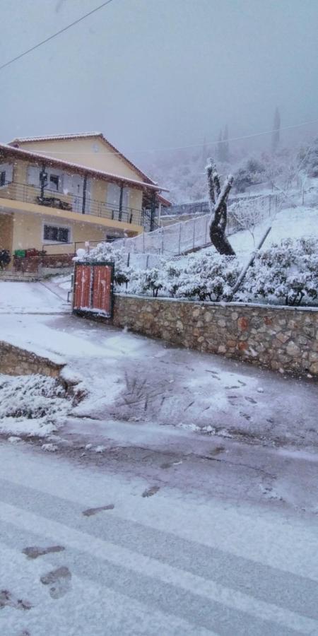 Polytimi House Villa Калаврита Екстериор снимка